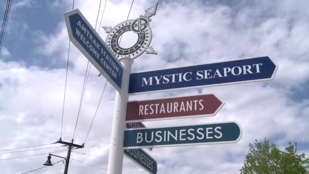 Signo de intersección en Mystic — Vídeo de stock