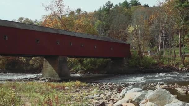 Covered bridge on autumn sunny day — Stock Video