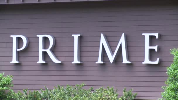 Eating at Prime Restaurant (3 of 4) — Stock Video
