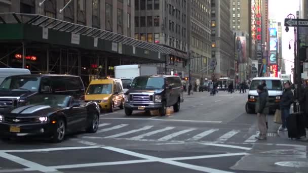 Upptagen New York City trafik — Stockvideo