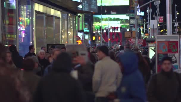 Människor som gick på gatan i New York — Stockvideo