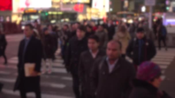 Gente caminando por la calle en Nueva York — Vídeos de Stock