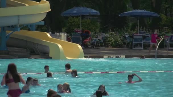 Společenství bazén (4 z 5) — Stock video