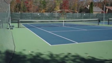 boş tenis kortları