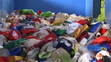 Modern geri dönüşüm adımları sahneleri bakmak