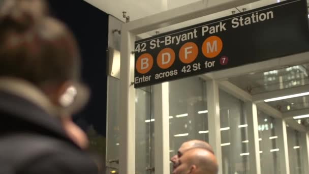 Tunnelbanan entré i New York City — Stockvideo