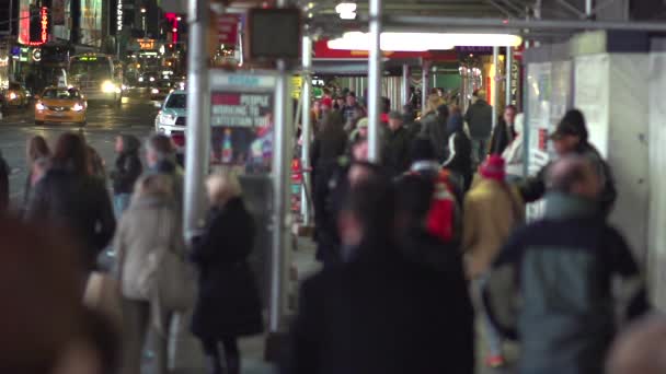 Pessoas andando na rua em Nova York — Vídeo de Stock