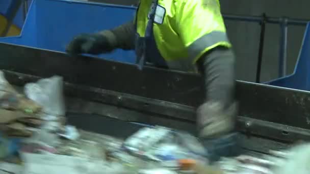 Bakom kulisserna titt på åtgärder av moderna återvinning — Stockvideo