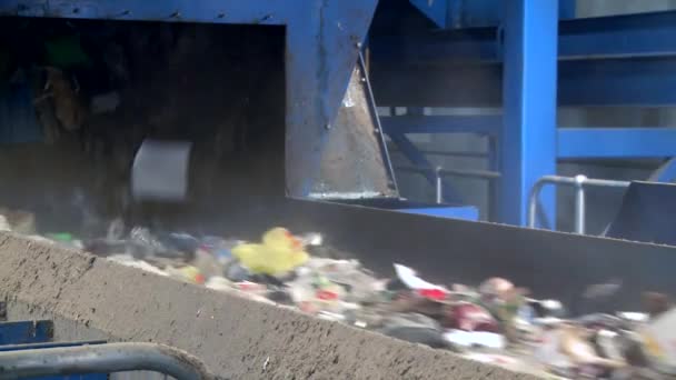 Detrás de escena ver los pasos del reciclaje moderno — Vídeo de stock