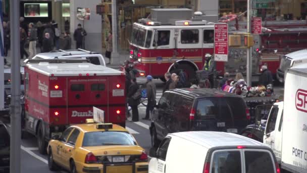 Vue au ralenti du trafic NYC — Video