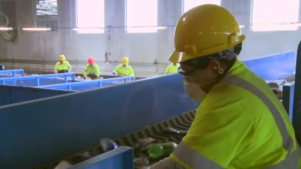 Bakom kulisserna titt på åtgärder av moderna återvinning — Stockvideo