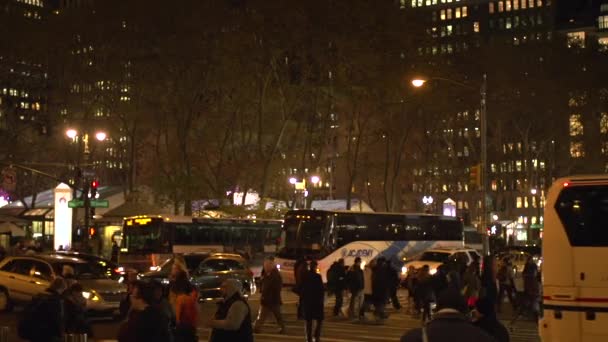 Meraviglioso incrocio notturno di NYC — Video Stock