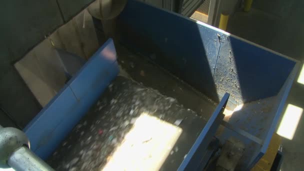 Behind the scenes look at the steps of modern recycling — Stock Video