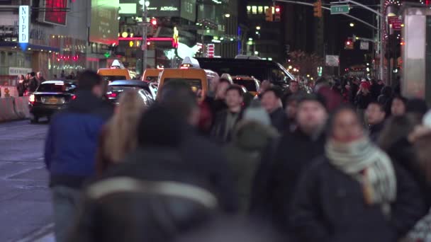 Mensen lopen op de straat in New York — Stockvideo