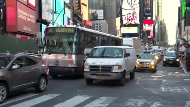 Tráfico ocupado de la ciudad de Nueva York — Vídeo de stock