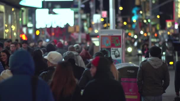 Människor som gick på gatan i New York — Stockvideo