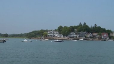 Linden Shore (1 / 9)