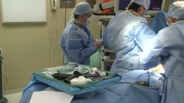 Patient being prepared for laparoscopic surgery — Stock Video