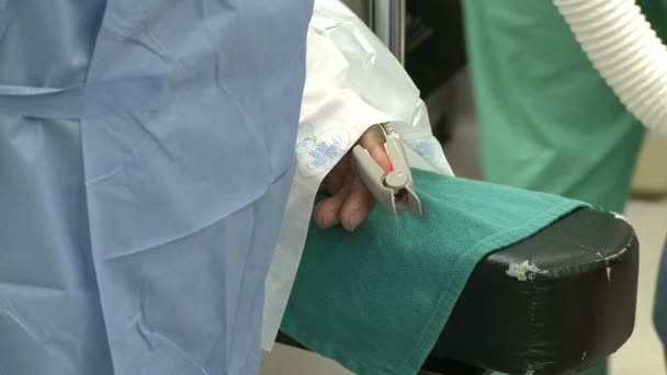 Patient wird auf Operation vorbereitet — Stockvideo