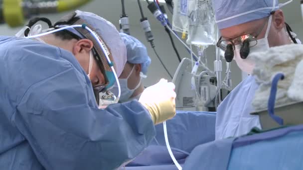 수술 실에서 의사 — 비디오
