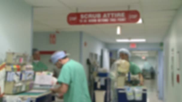 Medical staff in hospital hallway — Stock Video