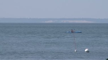 Bir göl (2 12 / su sporları)