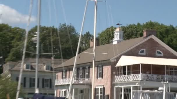 Cupola in cima alla casa barca . — Video Stock