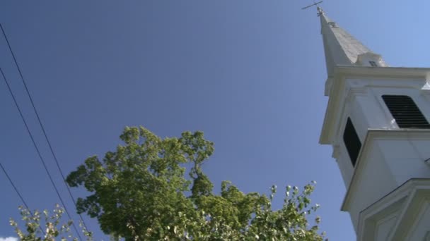 Bir kilise spire (1 / 2 ararken) — Stok video