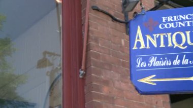 Mavi ahşap işaret için mağaza antikalar