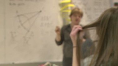 Öğretmen kurulu önünde sınıf (3 / 5)