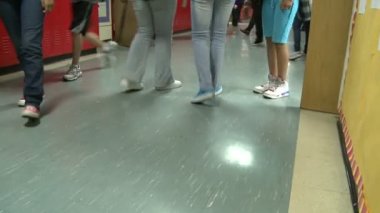 Öğrencilerin sınıfları değiştirme. (1 / 3)