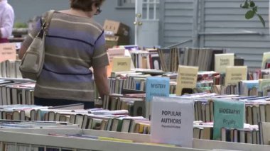 Açık bir kitap Fuarı görüntülenmesini Kitaplar (2 / 4)