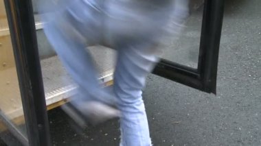 Çocuklar otobüse (3 / 3)