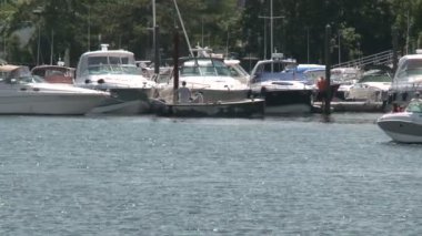 Yavaş hareket önünde dayalı tekneler tekne.