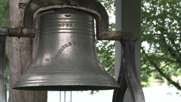 Large historic bell (1 of 2) — Stock Video