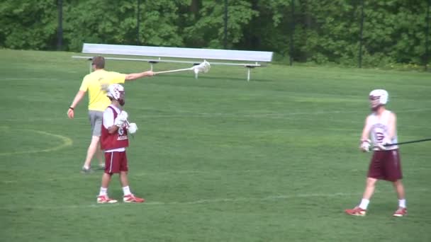 Práctica de lacrosse para chicos de secundaria (9 de 9 ) — Vídeos de Stock