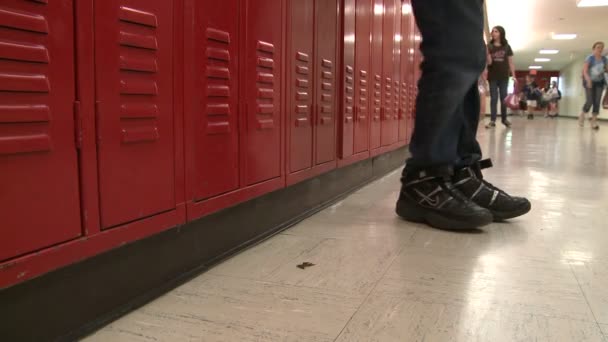 Hallway between classes (1 of 4) — Stock Video