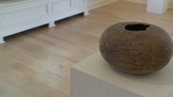 Dentro de galeria de arte de luxo (1 de 7 ) — Vídeo de Stock