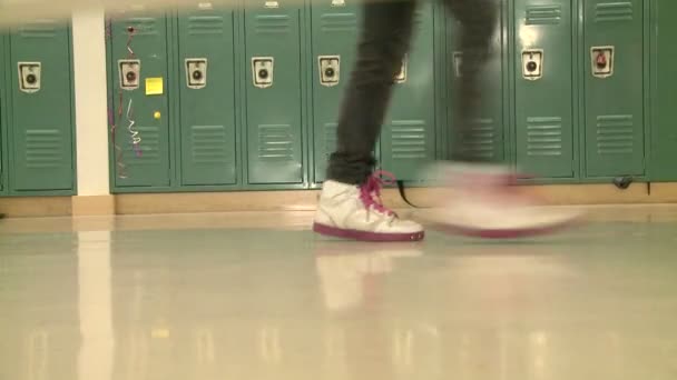 Grammar school students walking by hallway lockers (2 of 2) — Stock Video