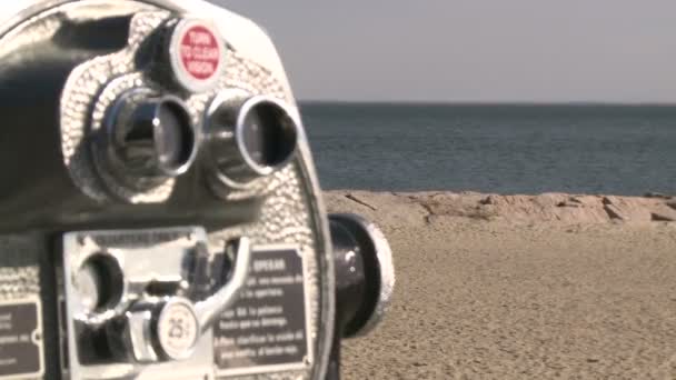 Pay-per-view verrekijker uitzicht op het strand (3 van 3 — Stockvideo