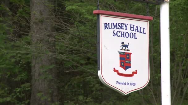 Rumsey Hall Okulu işareti (3 / 3) — Stok video