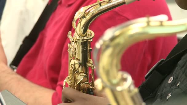 Close up van instrumenten in muziek klasse — Stockvideo