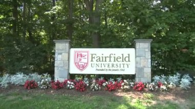 Fairfield Üniversitesi işareti (3 / 3)