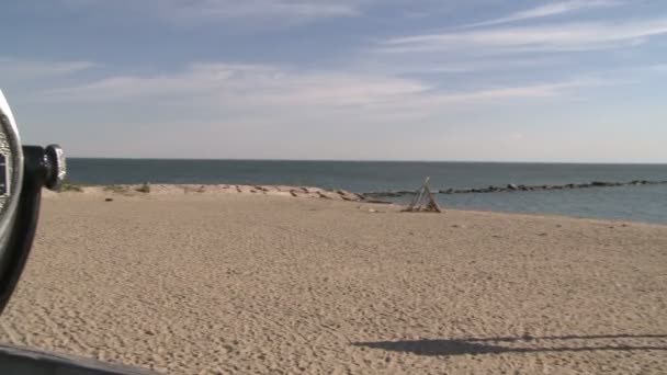 Pay-per-view verrekijker uitzicht op het strand (1 van 3) — Stockvideo