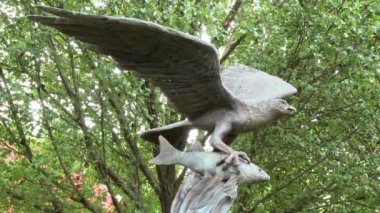 Heykel av Eagle (1 / 2)