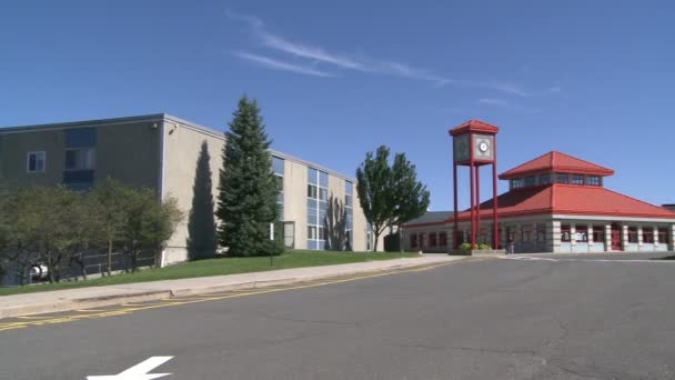 Nueva escuela secundaria y secundaria de Fairfield (6 de 8 ) — Vídeos de Stock