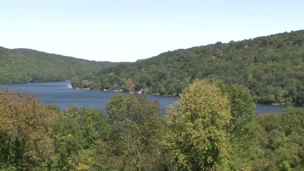 Majestuosa vista del valle del río (5 de 8 ) — Vídeo de stock