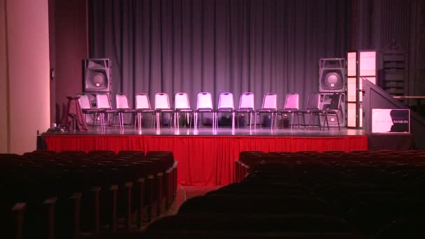 Palco de teatro com assentos vazios (2 de 3 ) — Vídeo de Stock