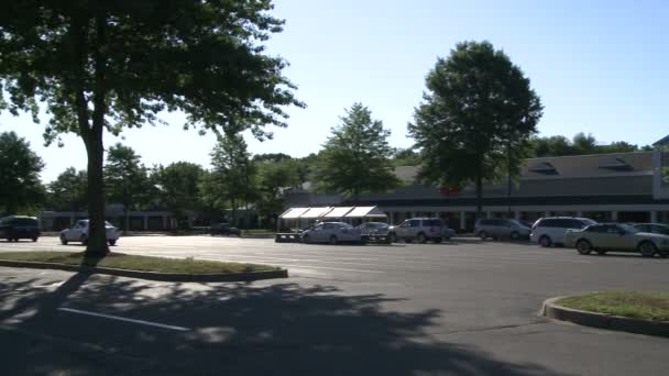 Large store parking area (1 of 2) — Stock Video