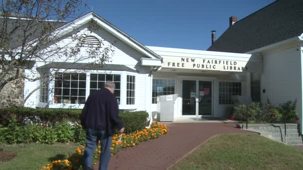 New Fairfield Free Public Library (2 of 6) ) — стоковое видео